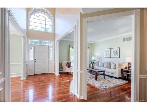 927 Castle Pines Dr, Ballwin, MO 63021 photo 5