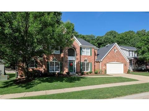 927 Castle Pines Dr, Ballwin, MO 63021 photo 2