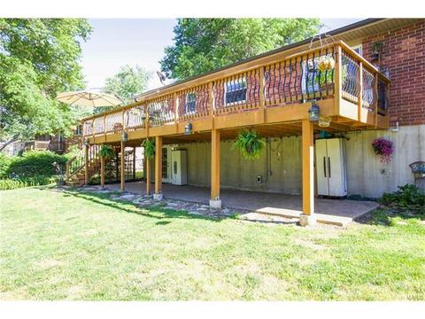 213 Windcliffe Dr, Ballwin, MO 63021 photo 3