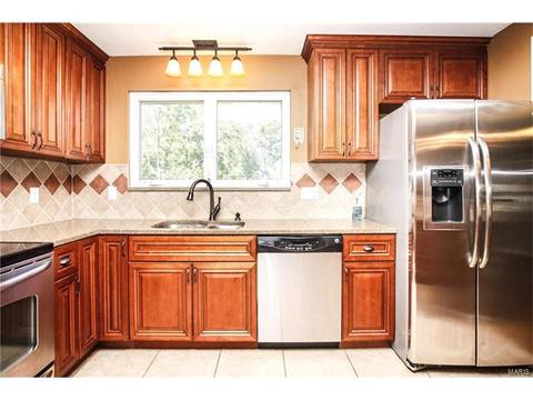 213 Windcliffe Dr, Ballwin, MO 63021 photo 18