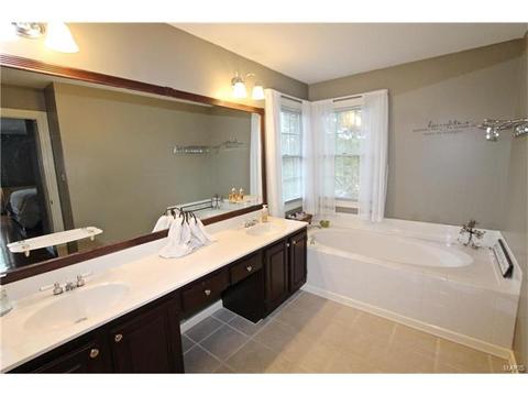 622 Arbor Haven Dr, Ballwin, MO 63021 photo 27