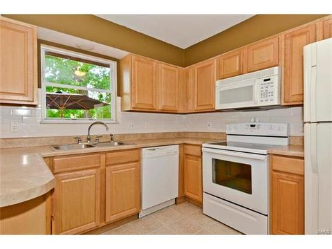 11 S Kern Dr, O'fallon, MO 63366 photo 9