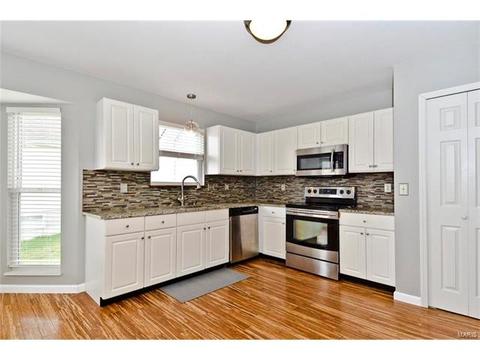 1056 Delmar Dr, O'fallon, MO 63366 photo 8