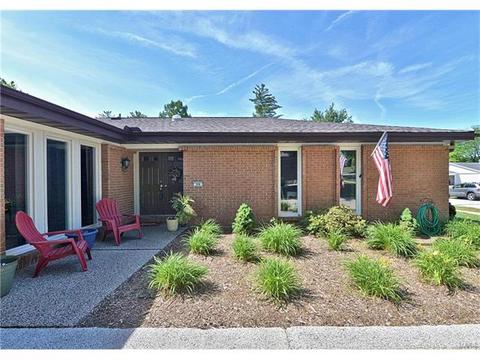 304 High Meadows Dr, Ballwin, MO 63011 photo 2