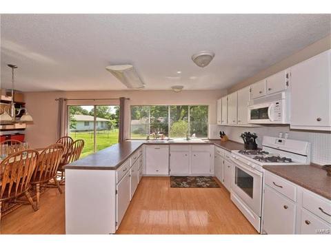 304 High Meadows Dr, Ballwin, MO 63011 photo 10