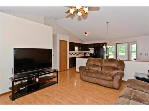 813 Lakeside Manor Dr, O'fallon, MO 63366 photo 2