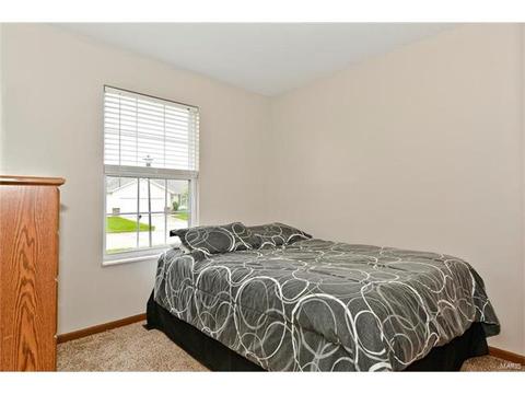 813 Lakeside Manor Dr, O'fallon, MO 63366 photo 13