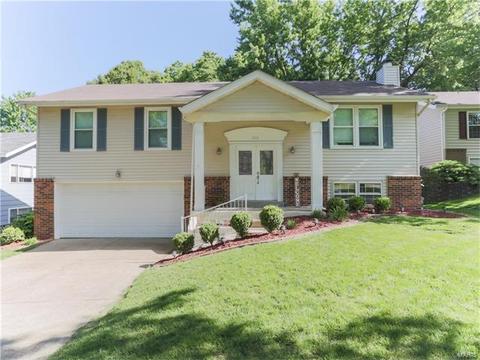 315 Windyoak Dr, Ballwin, MO 63021 photo 1