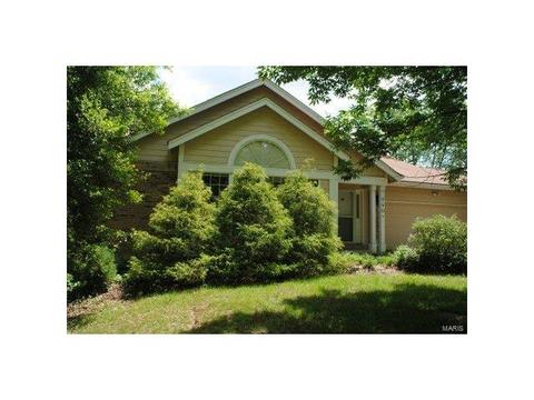 540 Enchanted, Ballwin, MO 63021 photo 1