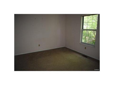 540 Enchanted, Ballwin, MO 63021 photo 8