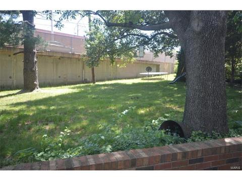 145 Romine Cir, Ballwin, MO 63011 photo 4