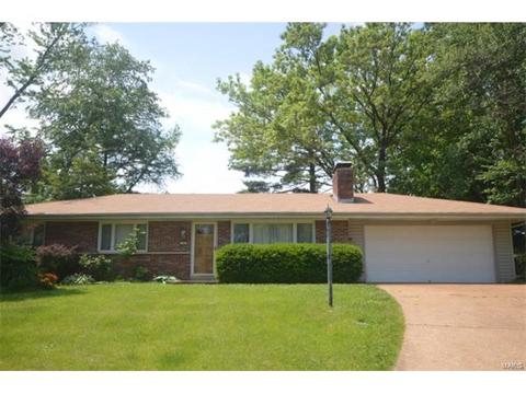 145 Romine Cir, Ballwin, MO 63011 photo 1