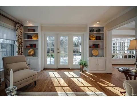 115 Pointer Ln, Saint Louis, MO 63124 photo 2
