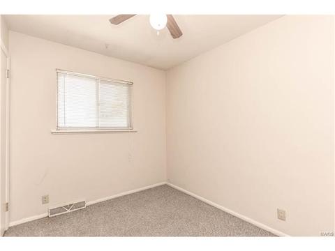 313 Saint Lawrence Dr, Ballwin, MO 63021 photo 8