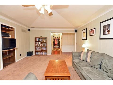 921 Sherwick Ter, Ballwin, MO 63021 photo 11