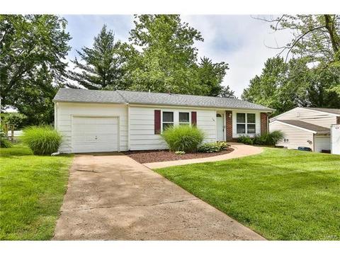 16 Wilbert Dr, Saint Charles, MO 63304 photo 2
