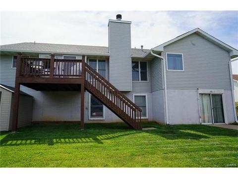 305 Estate Dr, O'fallon, MO 63366 photo 3