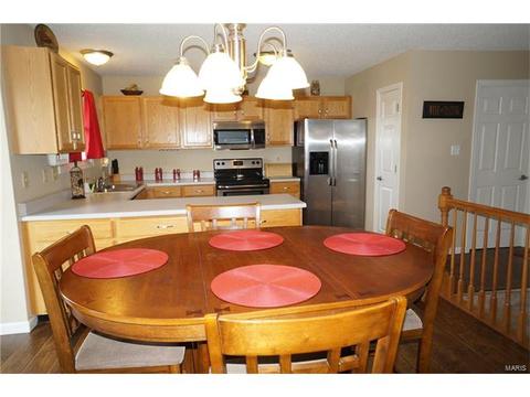 305 Estate Dr, O'fallon, MO 63366 photo 10