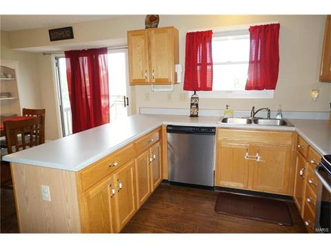 305 Estate Dr, O'fallon, MO 63366 photo 8