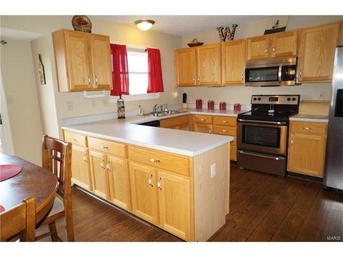 305 Estate Dr, O'fallon, MO 63366 photo 6