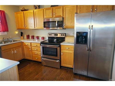 305 Estate Dr, O'fallon, MO 63366 photo 7