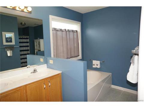305 Estate Dr, O'fallon, MO 63366 photo 19