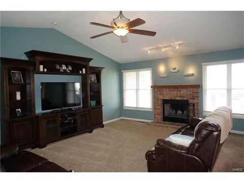 305 Estate Dr, O'fallon, MO 63366 photo 16