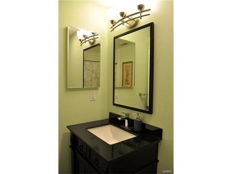 624 Valley Pt, Ballwin, MO 63021 photo 24