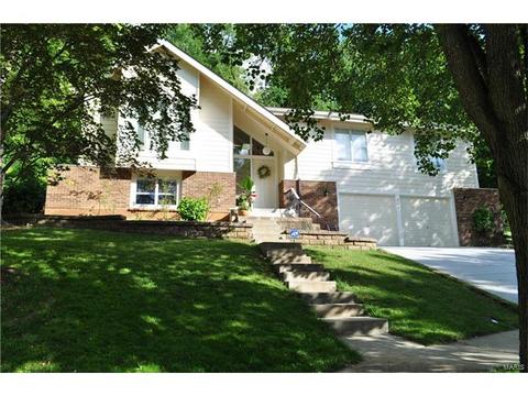624 Valley Pt, Ballwin, MO 63021 photo 1
