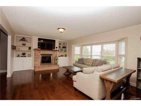 2303 Hidden Deer Dr, O'fallon, MO 63368 photo 9