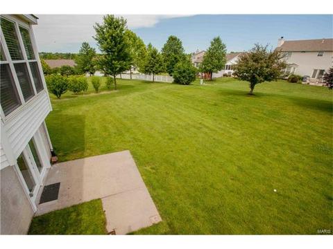 2303 Hidden Deer Dr, O'fallon, MO 63368 photo 27