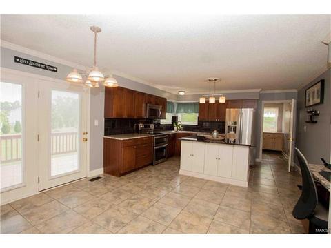 2303 Hidden Deer Dr, O'fallon, MO 63368 photo 7