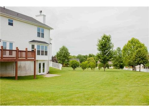 2303 Hidden Deer Dr, O'fallon, MO 63368 photo 3