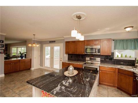 2303 Hidden Deer Dr, O'fallon, MO 63368 photo 6