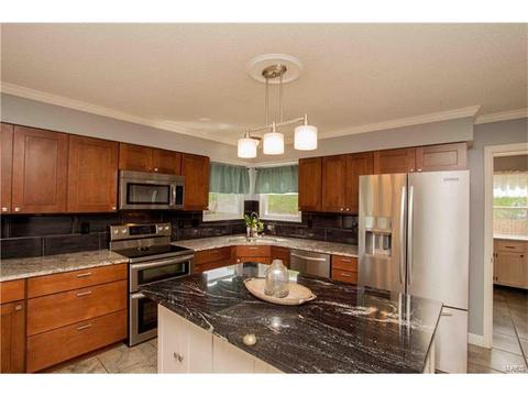 2303 Hidden Deer Dr, O'fallon, MO 63368 photo 5