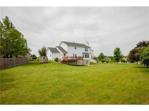 2303 Hidden Deer Dr, O'fallon, MO 63368 photo 2