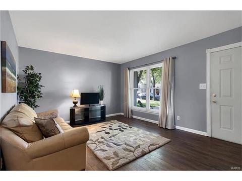 1069 Deleon, Fenton, MO 63026 photo 2