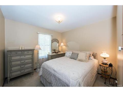 2470 Maple Crossing Dr, Ballwin, MO 63011 photo 15