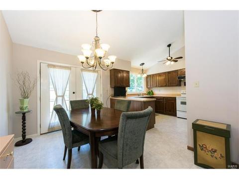 2470 Maple Crossing Dr, Ballwin, MO 63011 photo 7
