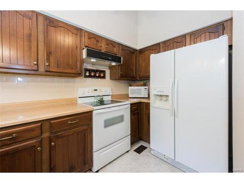 2470 Maple Crossing Dr, Ballwin, MO 63011 photo 10