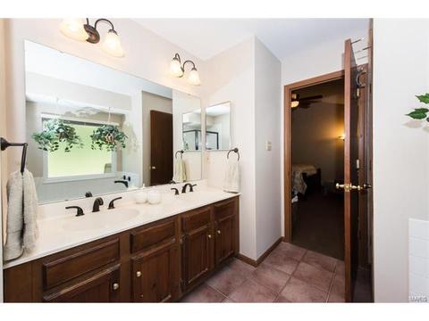 2470 Maple Crossing Dr, Ballwin, MO 63011 photo 19