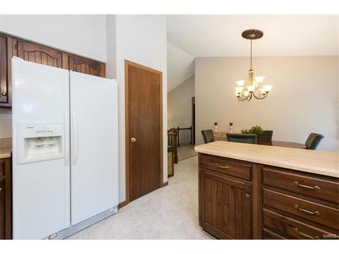 2470 Maple Crossing Dr, Ballwin, MO 63011 photo 12