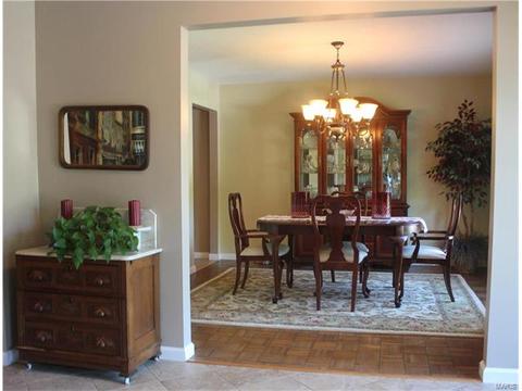 554 Spragues Mill Ct, Ballwin, MO 63011 photo 12