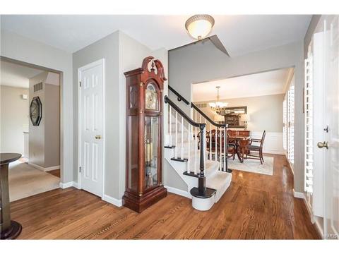 15826 Cedarmill Dr, Chesterfield, MO 63017 photo 4