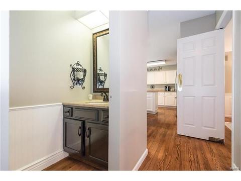 15826 Cedarmill Dr, Chesterfield, MO 63017 photo 13