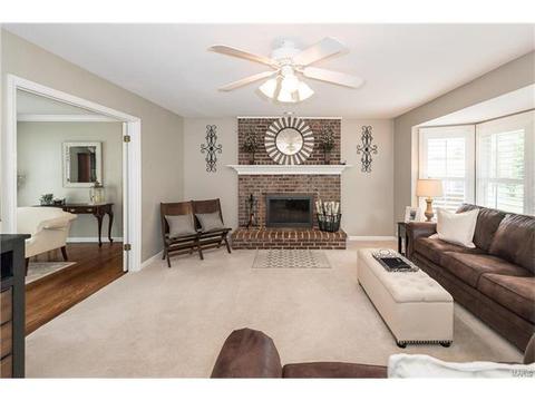 15826 Cedarmill Dr, Chesterfield, MO 63017 photo 9