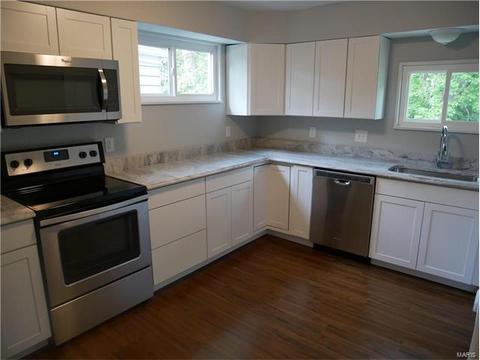 212 Lindy, Ballwin, MO 63021 photo 2