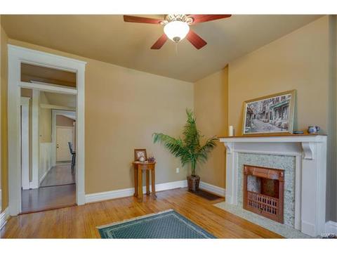 4925 Gresham Ave, Saint Louis, MO 63109 photo 2