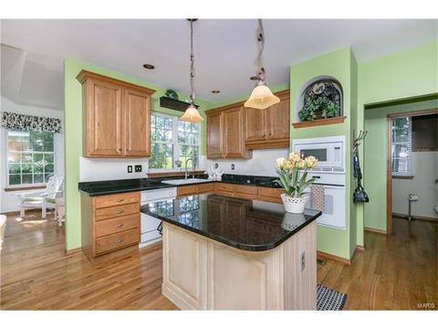 712 Mark Wesley Ln, Ballwin, MO 63021 photo 14