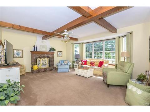 712 Mark Wesley Ln, Ballwin, MO 63021 photo 9